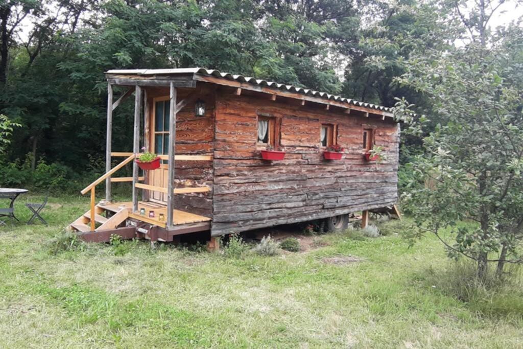 Charmante Roulotte Atypique Jaujac Exterior foto